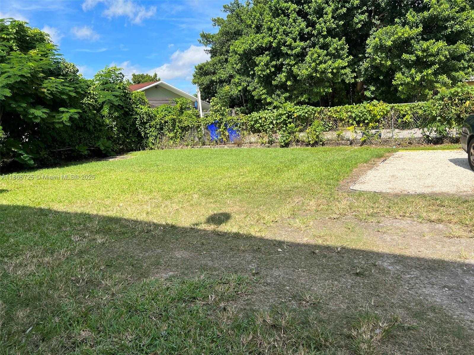 Small Image of 2844 NORTH WEST 22ND CT, Miami Number 4