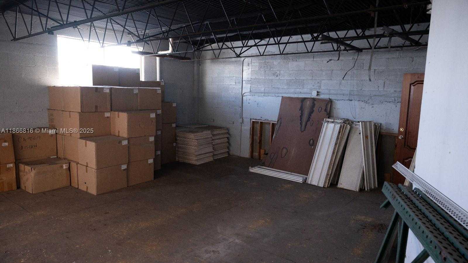 Small Image of 4805 EAST 10TH AVE, Hialeah Number 12