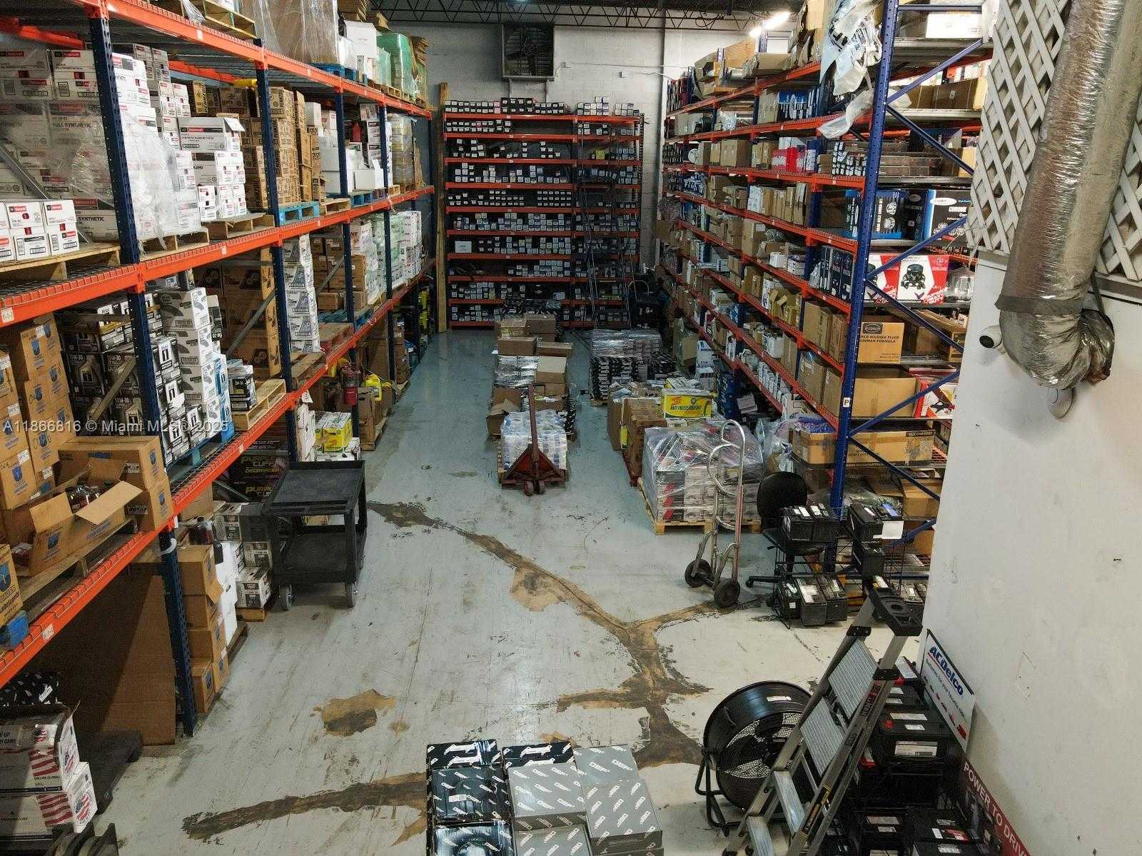 Small Image of 4805 EAST 10TH AVE, Hialeah Number 18