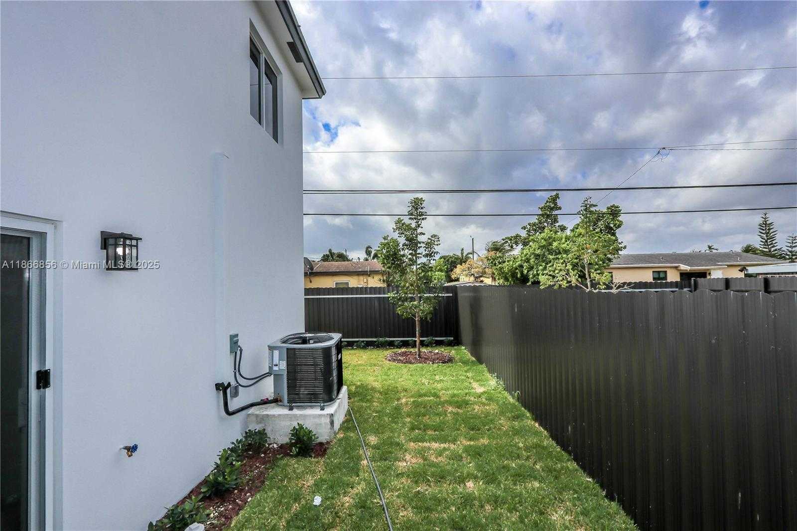 Small Image of 11286 SOUTH WEST 187TH ST, Miami Number 22