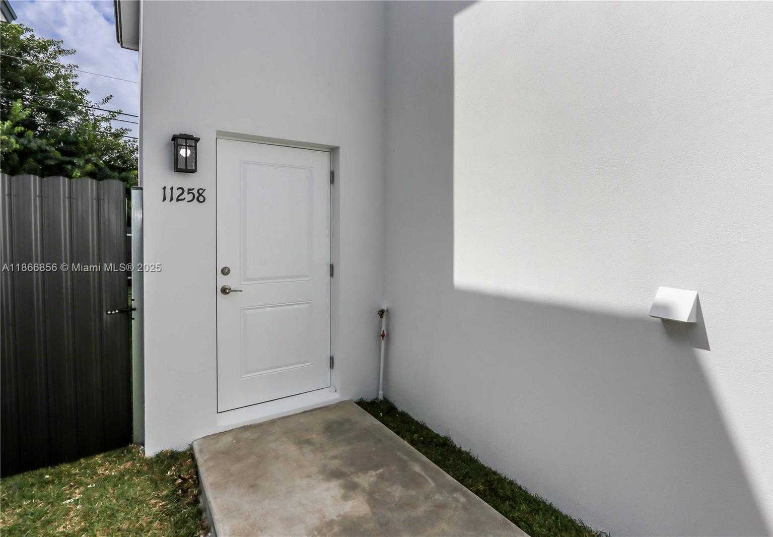 Small Image of 11286 SOUTH WEST 187TH ST, Miami Number 35