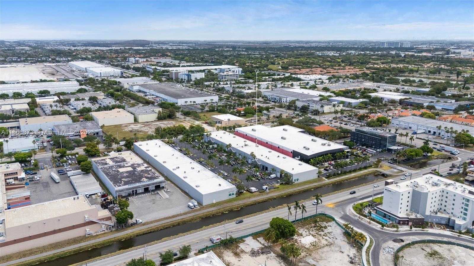 Small Image of 10840 NORTH WEST 27TH ST, Doral Number 18