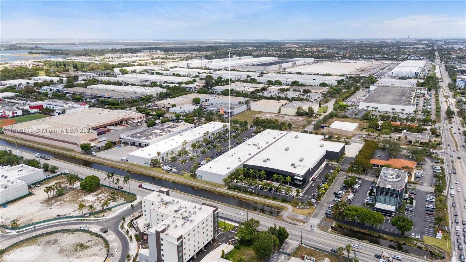 Small Image of 10840 NORTH WEST 27TH ST, Doral Number 19