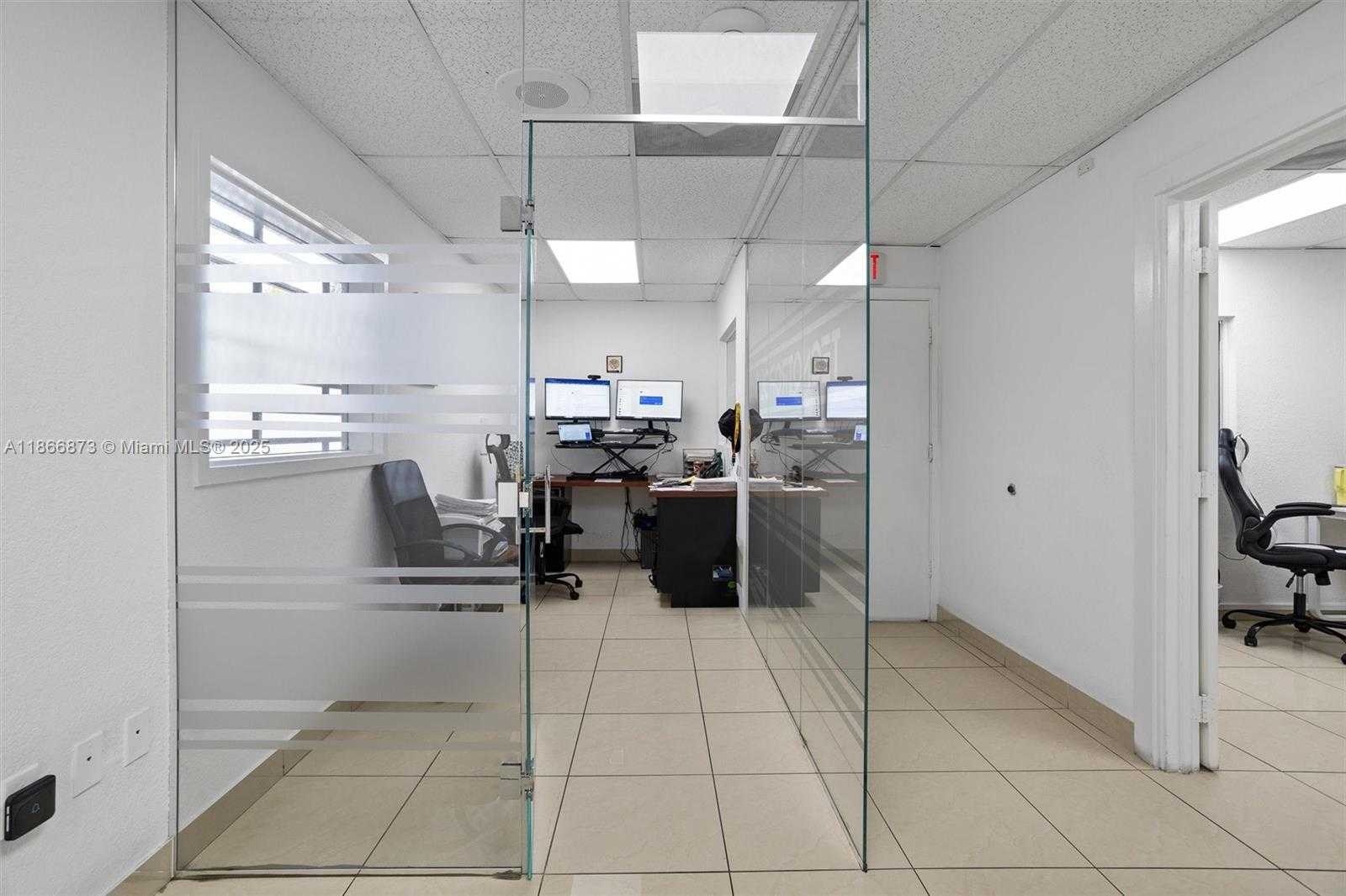 Small Image of 10840 NORTH WEST 27TH ST, Doral Number 24