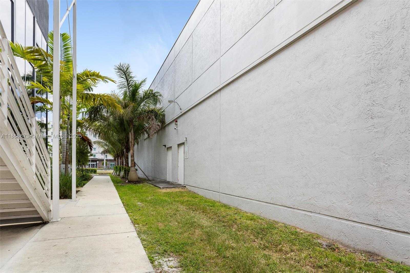 Small Image of 10840 NORTH WEST 27TH ST, Doral Number 33