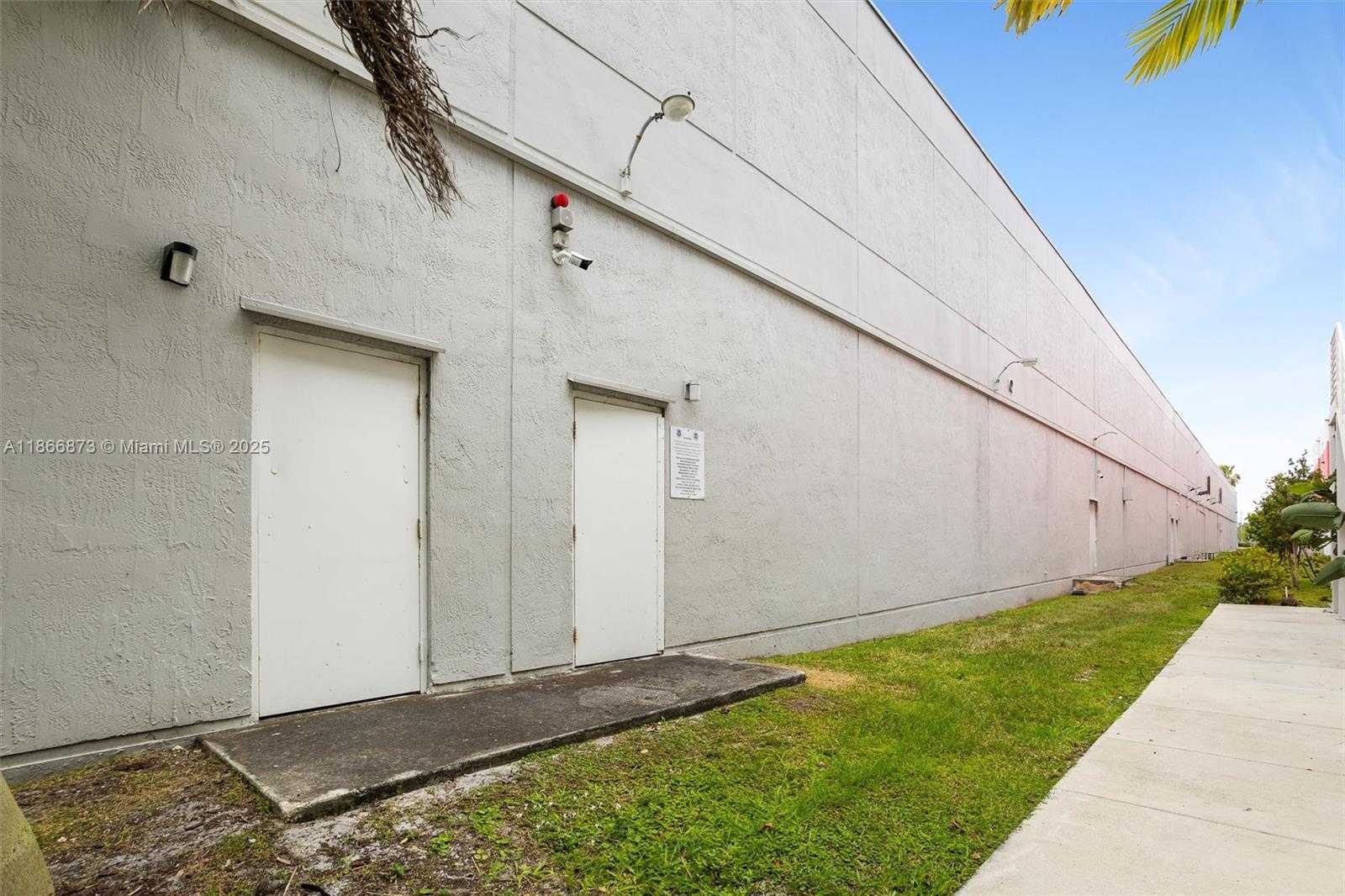 Small Image of 10840 NORTH WEST 27TH ST, Doral Number 34