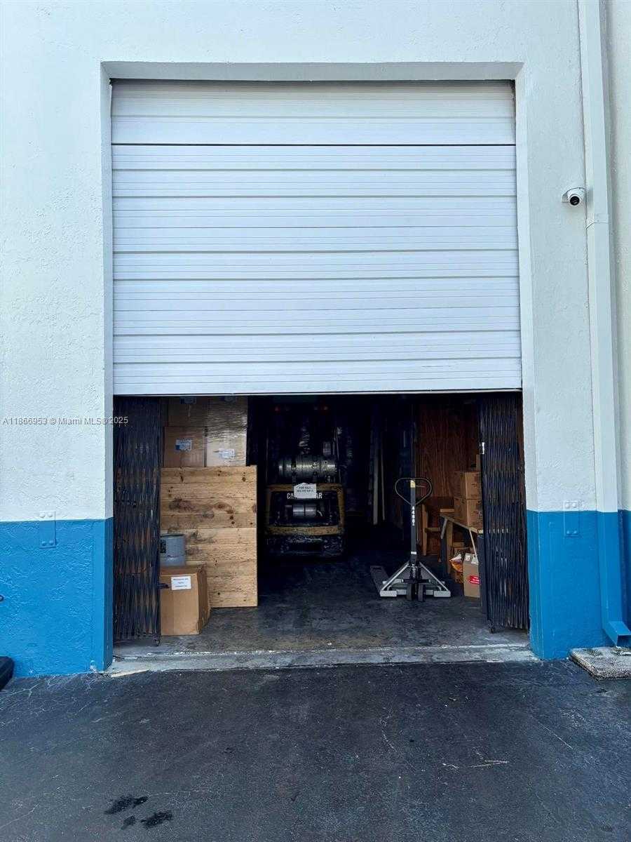 Small Image of 3100 MILAM DAIRY RD #103, Miami Number 2