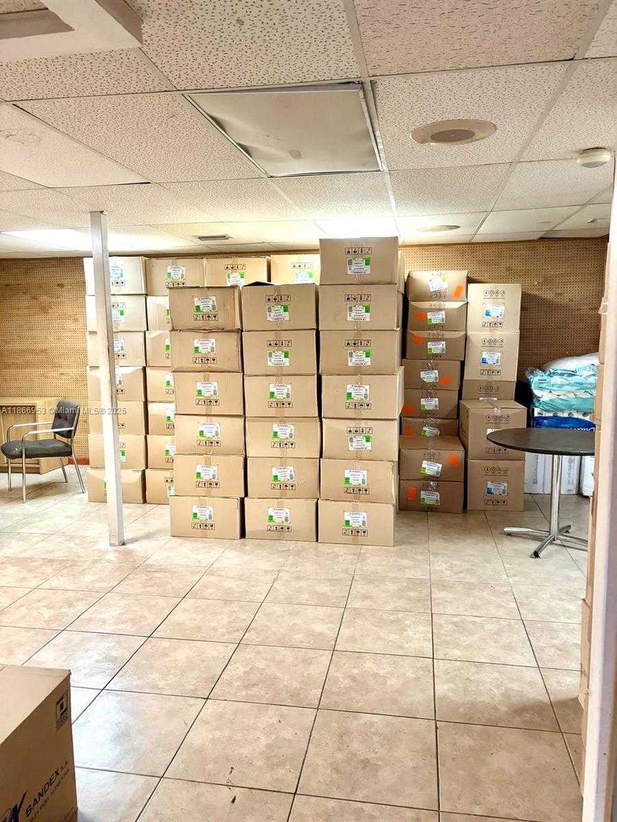 Small Image of 3100 MILAM DAIRY RD #103, Miami Number 3