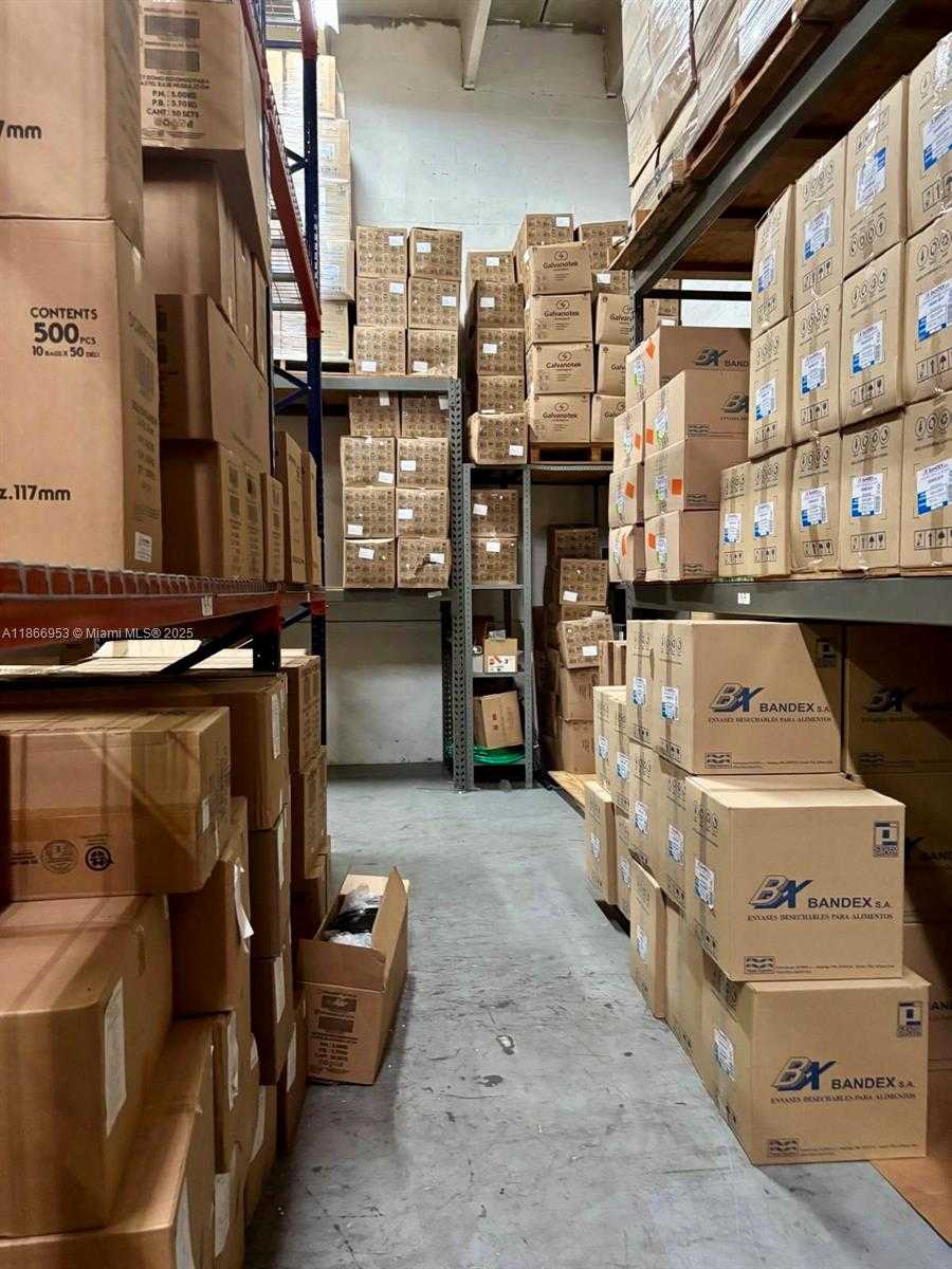 Small Image of 3100 MILAM DAIRY RD #103, Miami Number 8