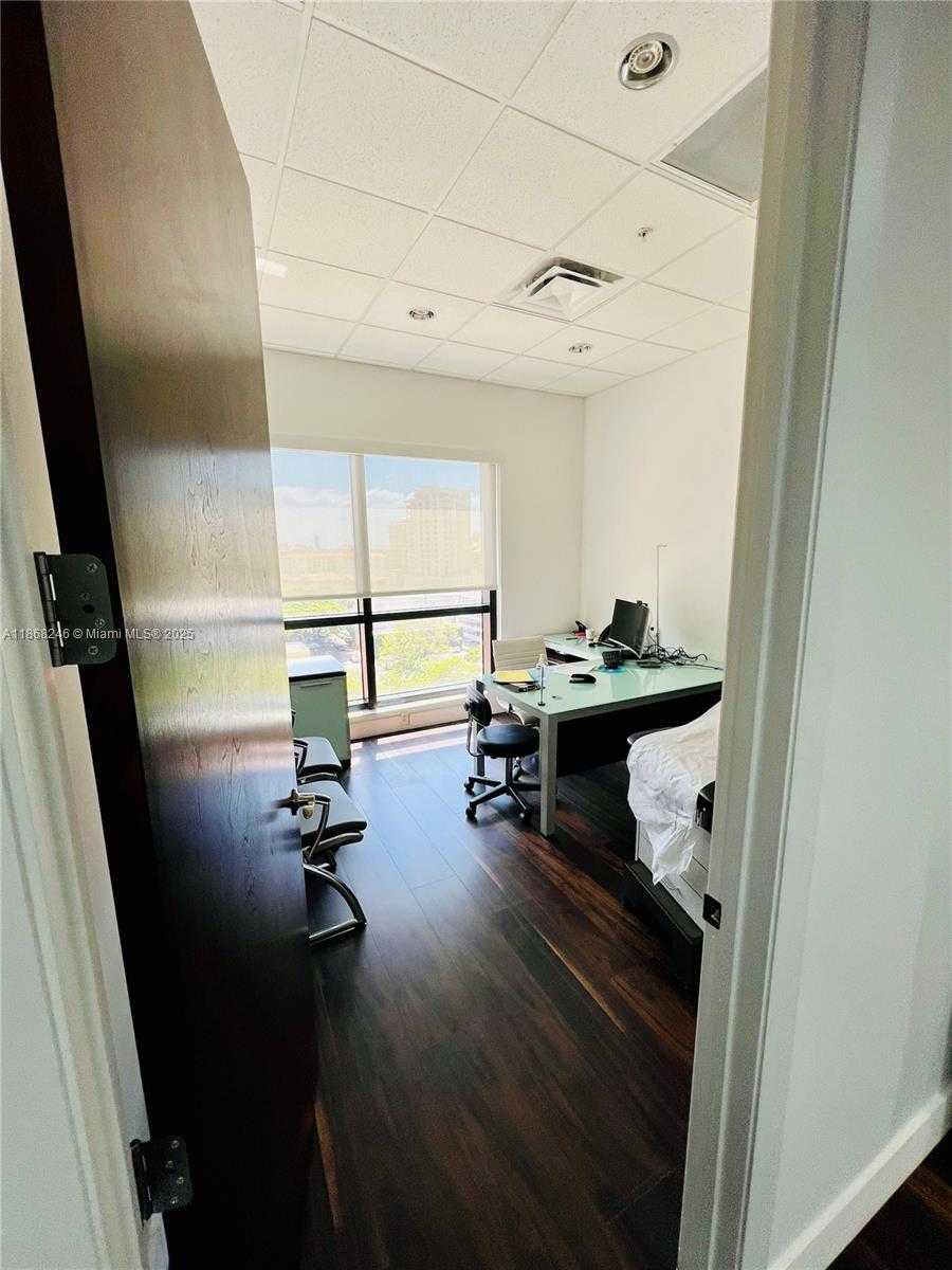 Small Image of 2020 PONCE DE LEON BLVD #907-908, Coral Gables Number 5