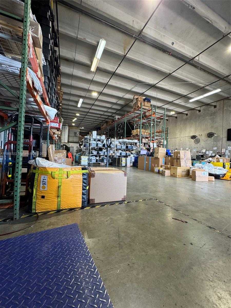 Small Image of 6306 NORTH WEST 99TH AVE, Doral Number 13