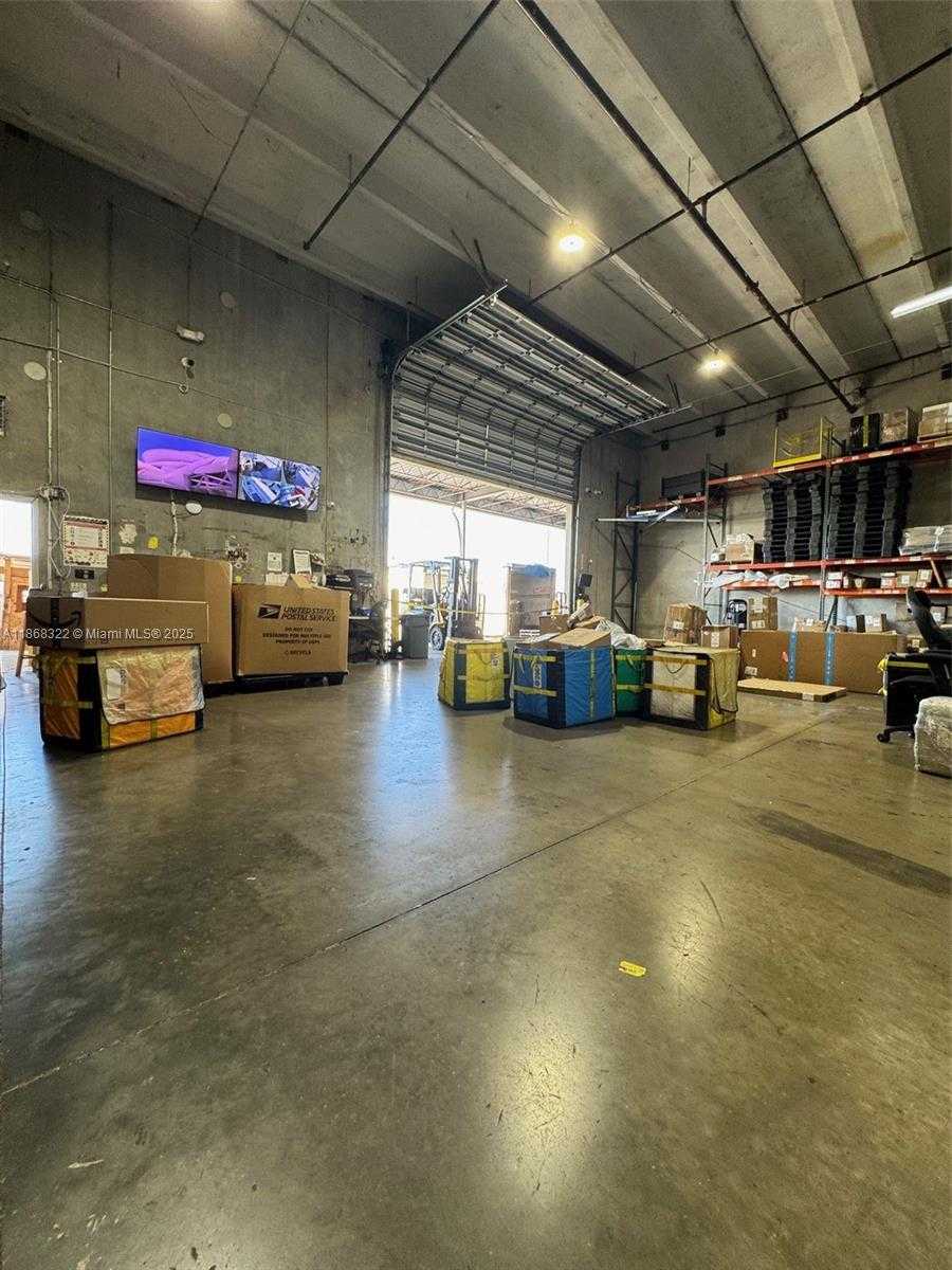 Small Image of 6306 NORTH WEST 99TH AVE, Doral Number 14