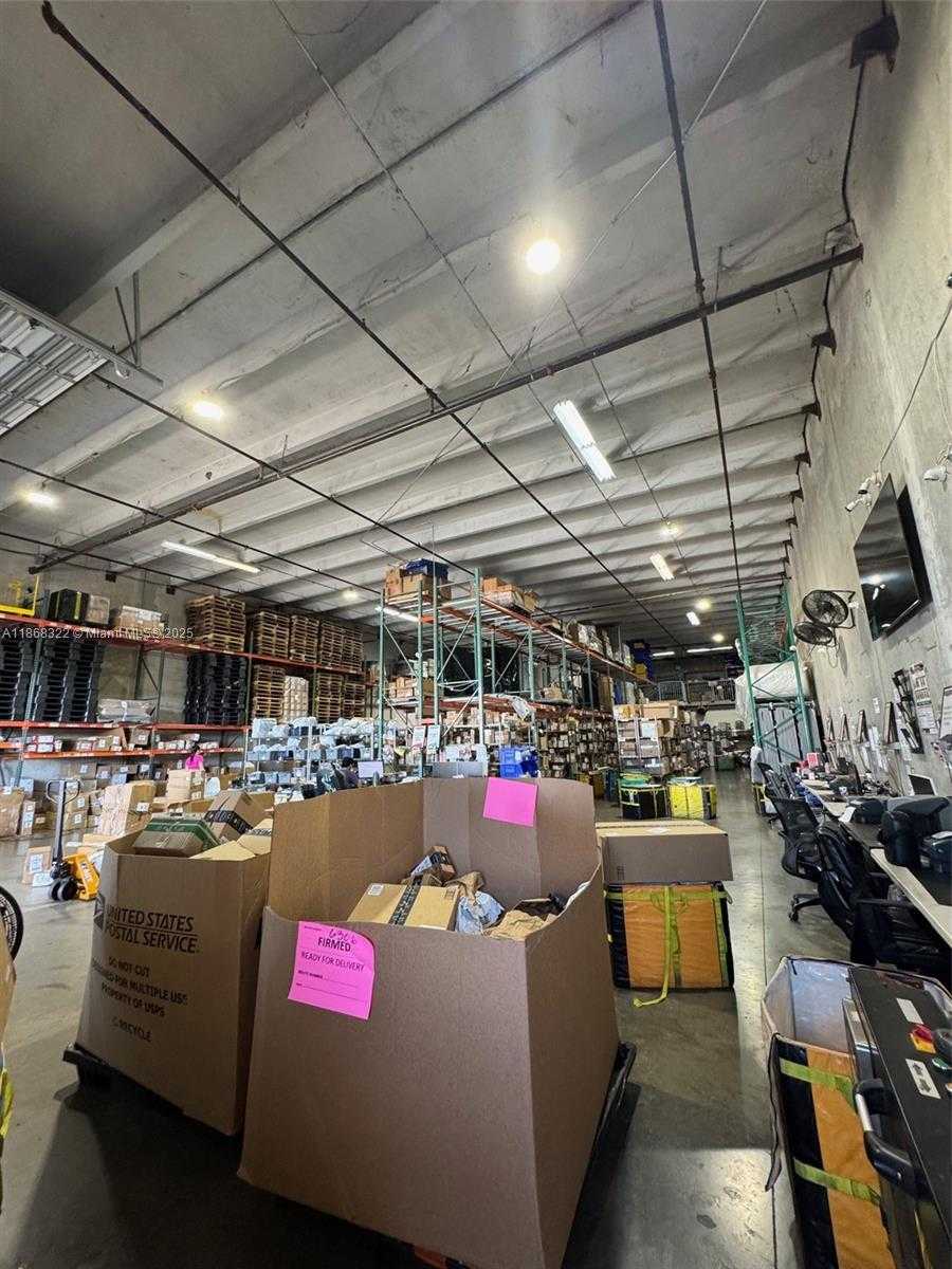 Small Image of 6306 NORTH WEST 99TH AVE, Doral Number 15