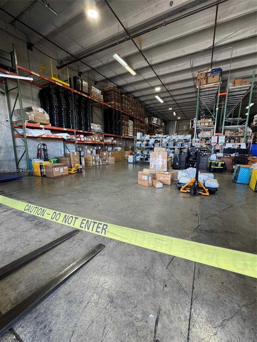Small Image of 6306 NORTH WEST 99TH AVE, Doral Number 17