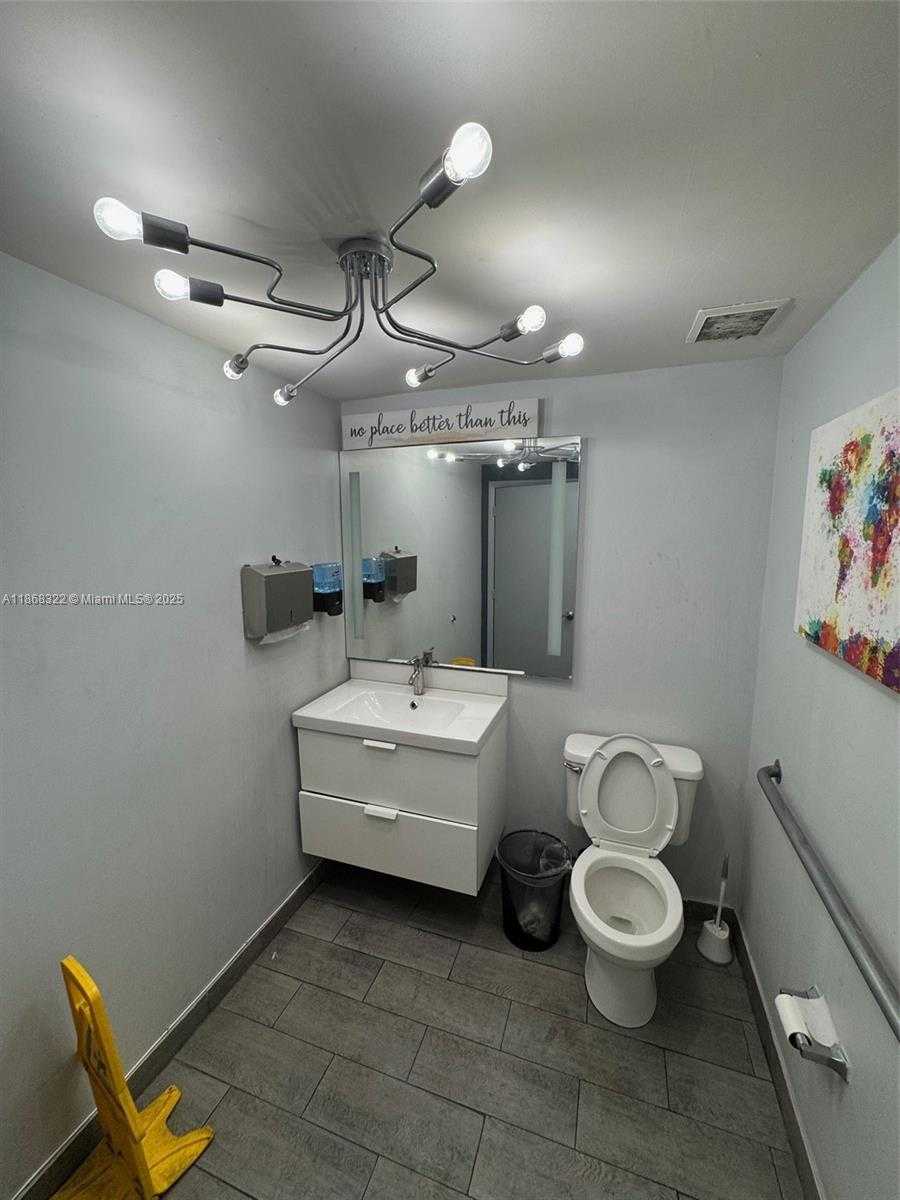 Small Image of 6306 NORTH WEST 99TH AVE, Doral Number 25