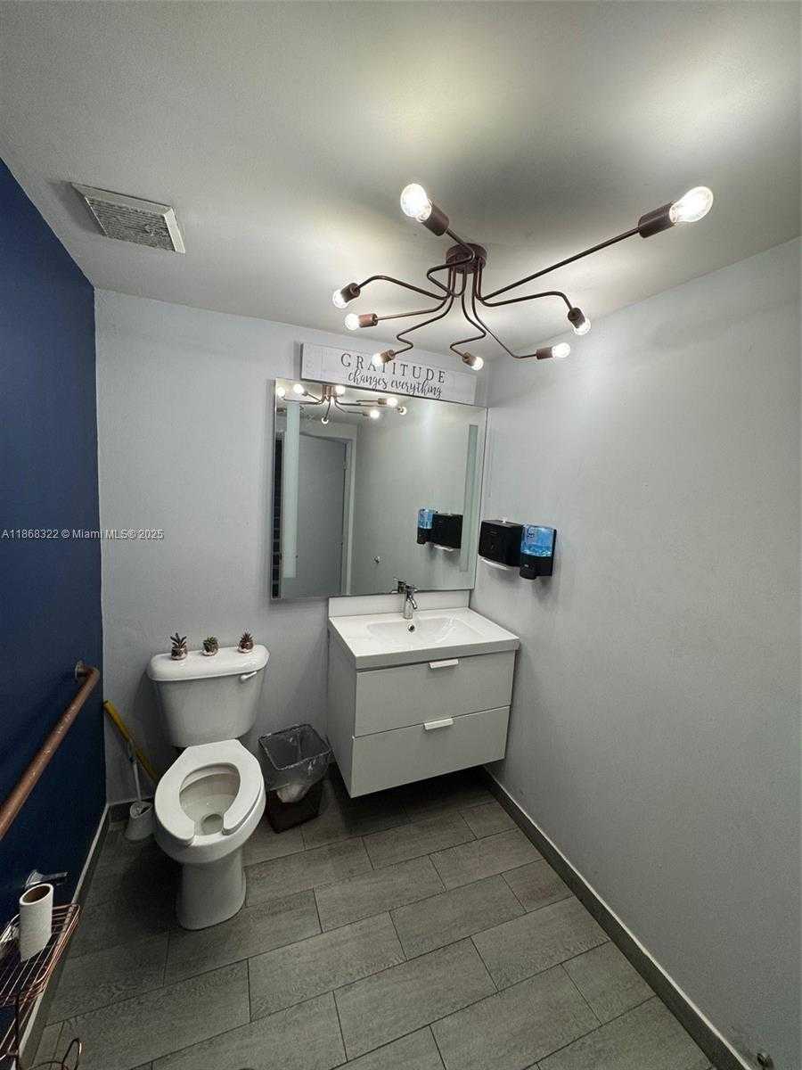 Small Image of 6306 NORTH WEST 99TH AVE, Doral Number 26