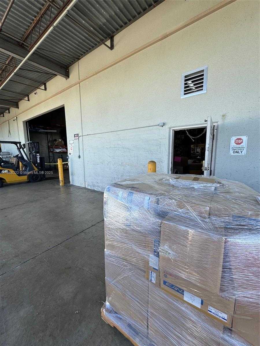 Small Image of 6306 NORTH WEST 99TH AVE, Doral Number 27