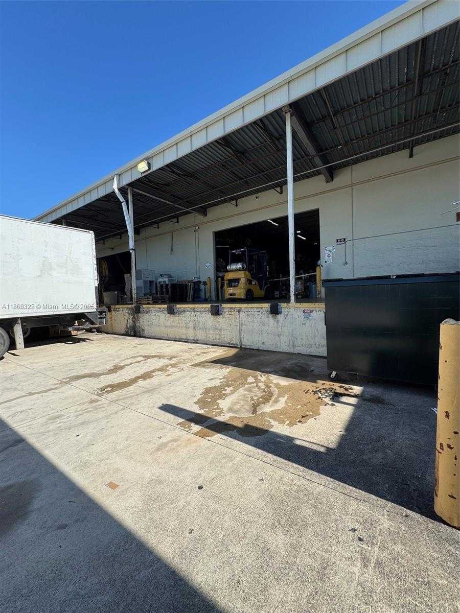 Small Image of 6306 NORTH WEST 99TH AVE, Doral Number 28