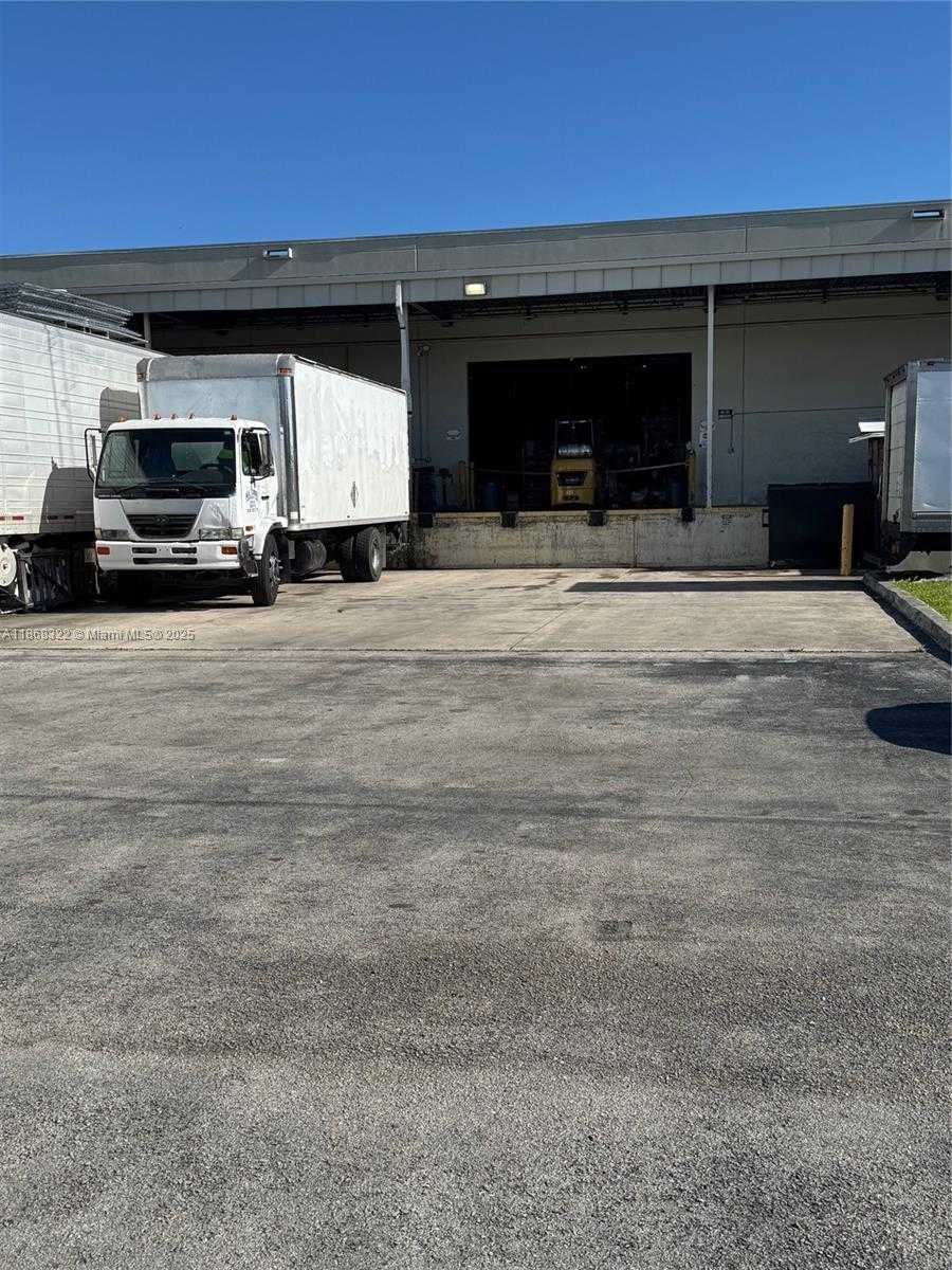 Small Image of 6306 NORTH WEST 99TH AVE, Doral Number 30