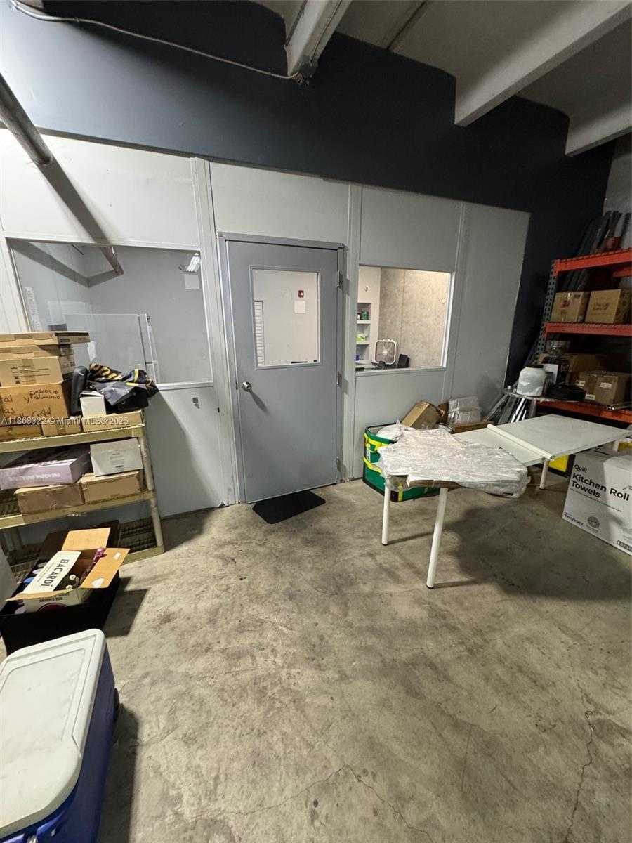 Small Image of 6306 NORTH WEST 99TH AVE, Doral Number 38