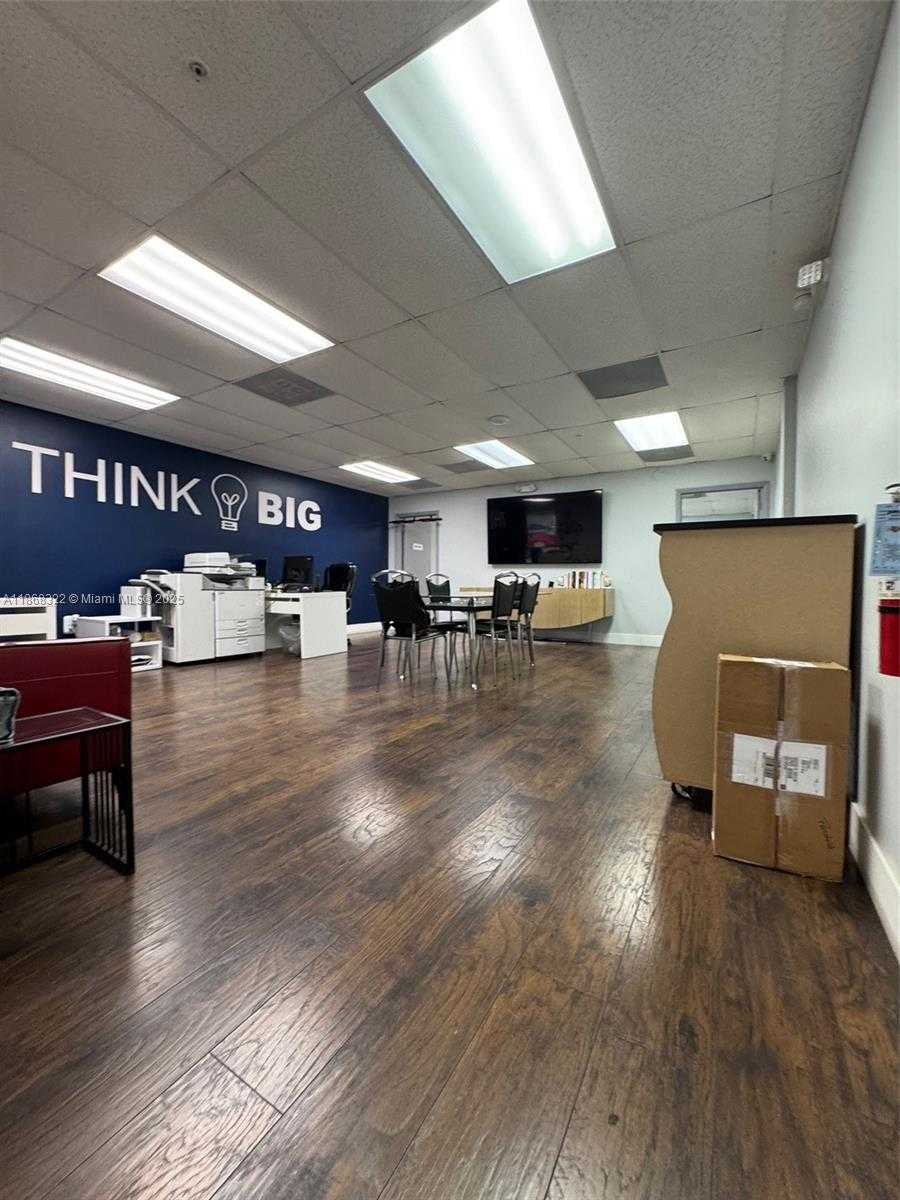 Small Image of 6306 NORTH WEST 99TH AVE, Doral Number 4