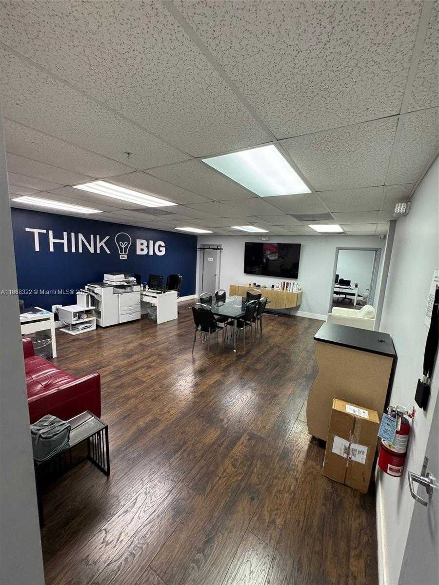 Small Image of 6306 NORTH WEST 99TH AVE, Doral Number 5