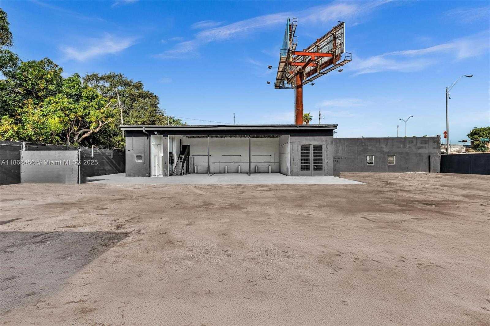 Small Image of 570 NORTH WEST 54TH ST, Miami Number 17