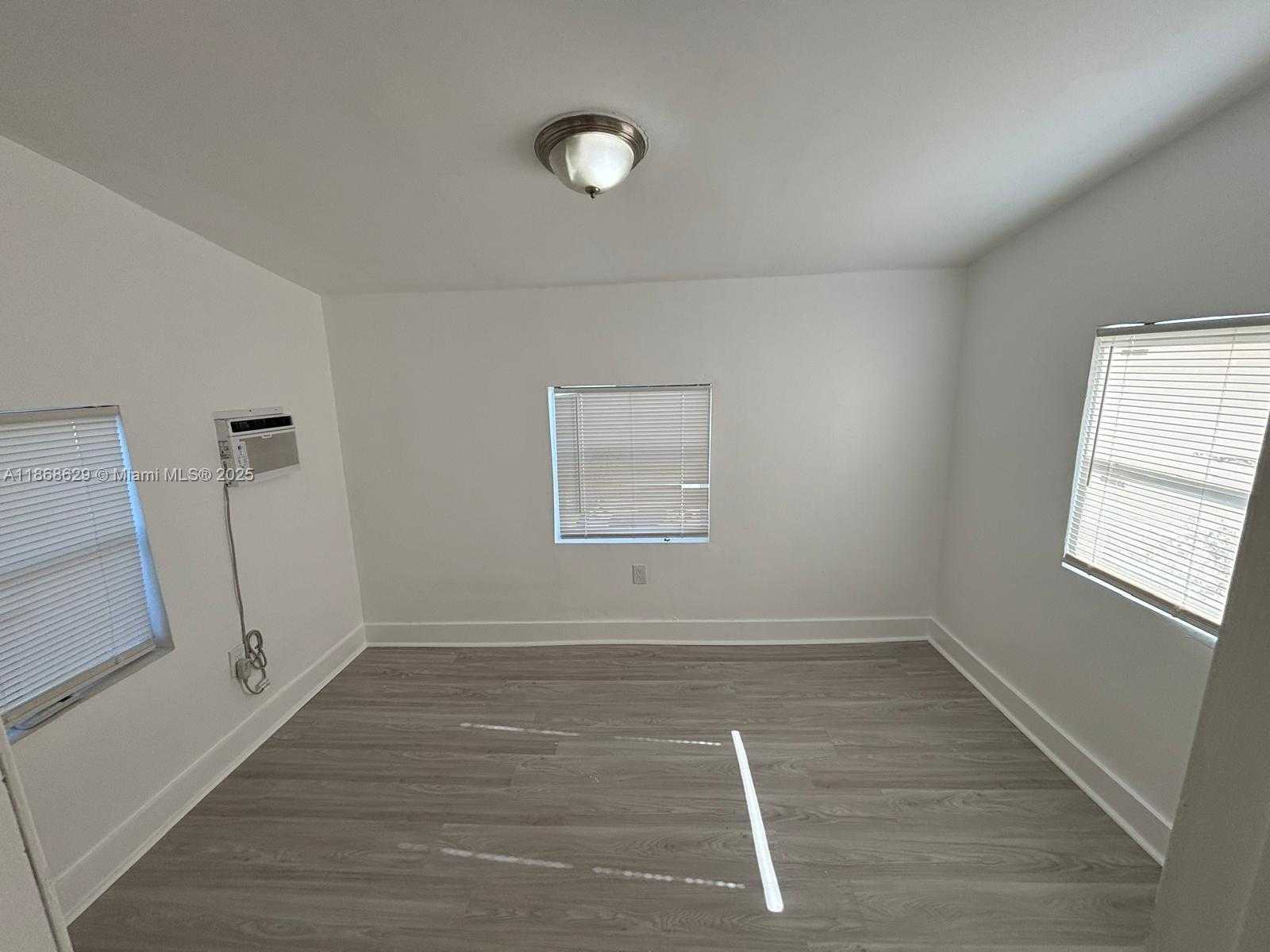 Small Image of 344 NORTH WEST 53RD ST, Miami Number 7
