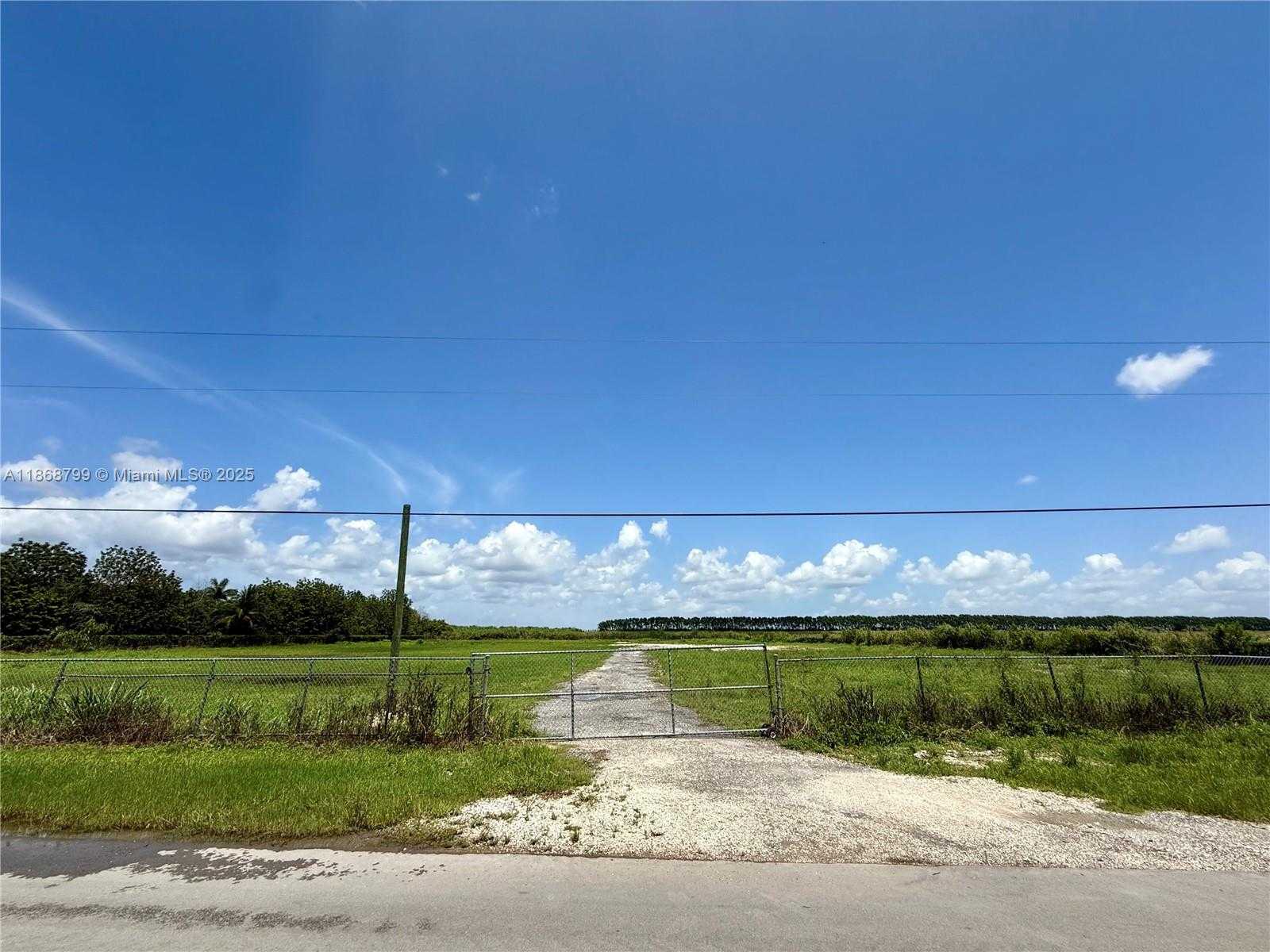 Small Image of 18269 SW 100th St, Miami, FL 33196, USA Number 4