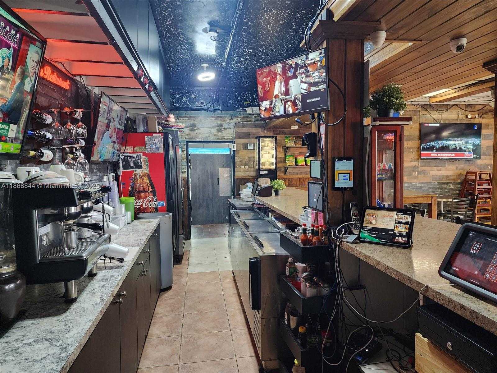 Small Image of 3215 DAVIE BLVD, Fort Lauderdale Number 14