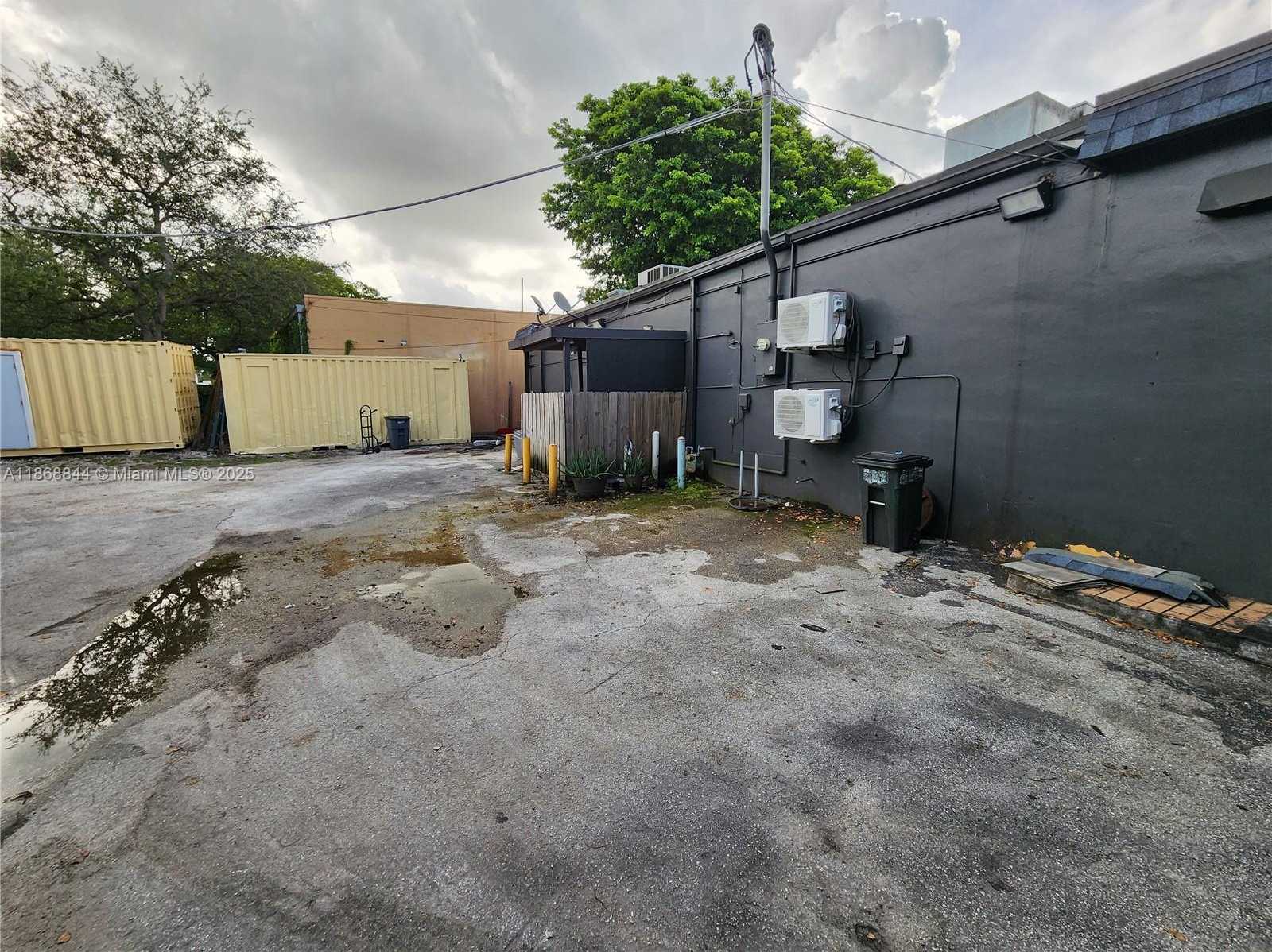 Small Image of 3215 DAVIE BLVD, Fort Lauderdale Number 21
