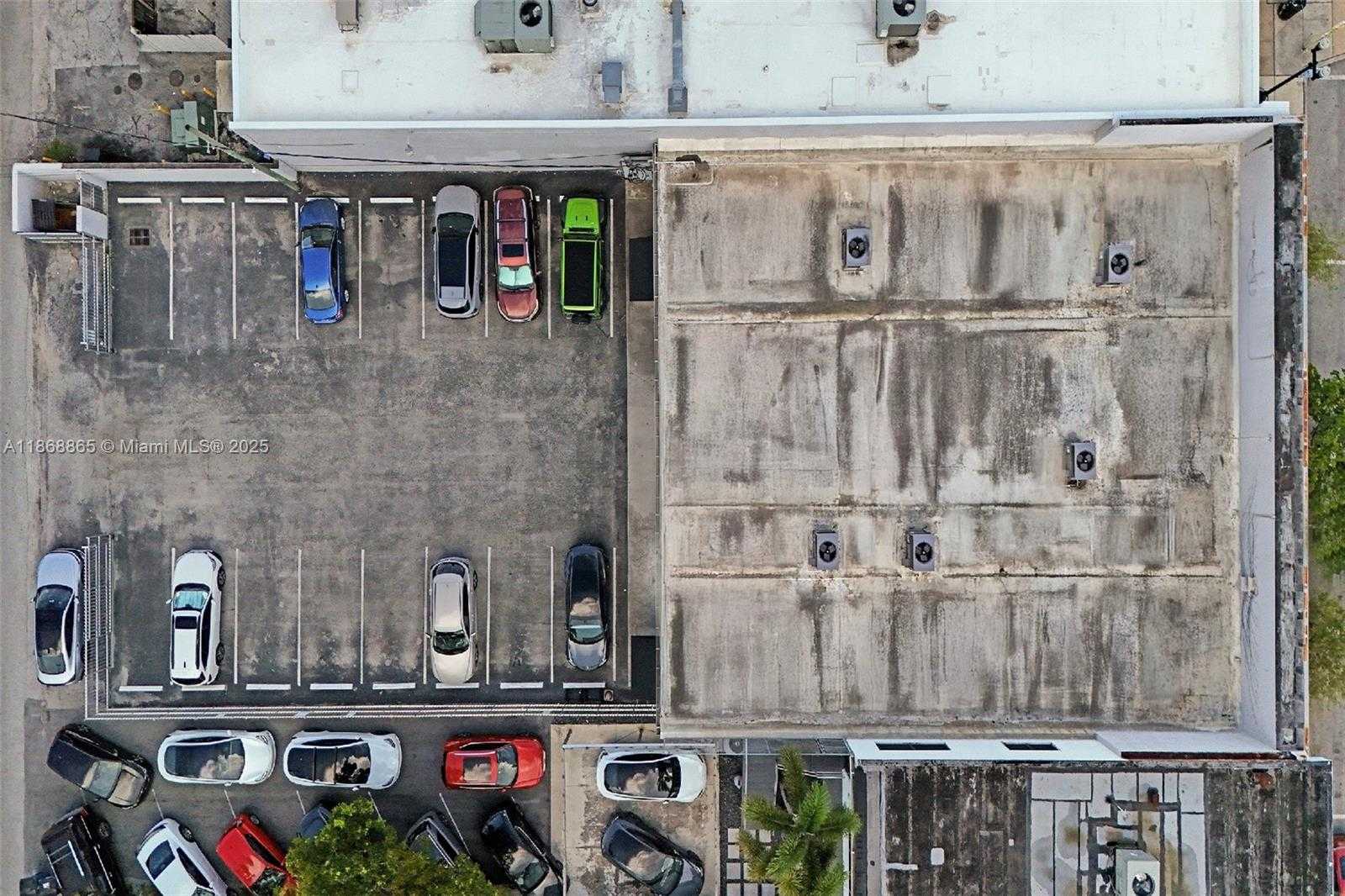 Small Image of 2411 HOLLYWOOD BLVD, Hollywood Number 20