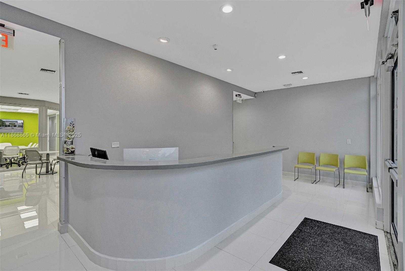 Small Image of 2411 HOLLYWOOD BLVD, Hollywood Number 3