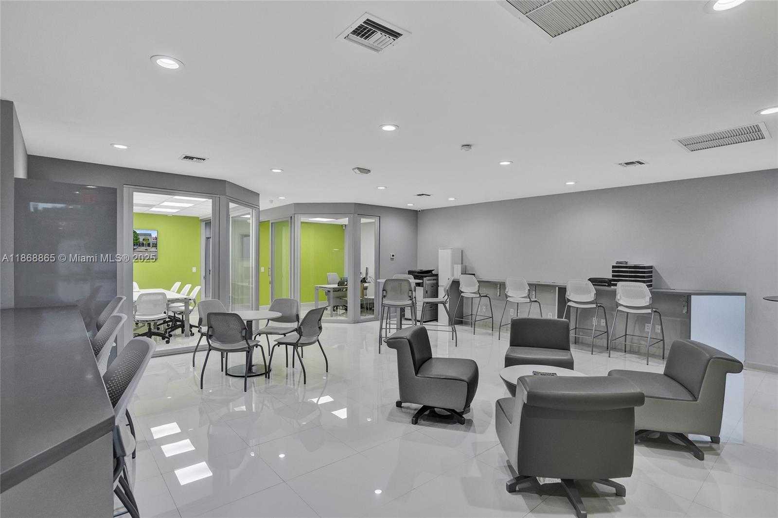Small Image of 2411 HOLLYWOOD BLVD, Hollywood Number 5