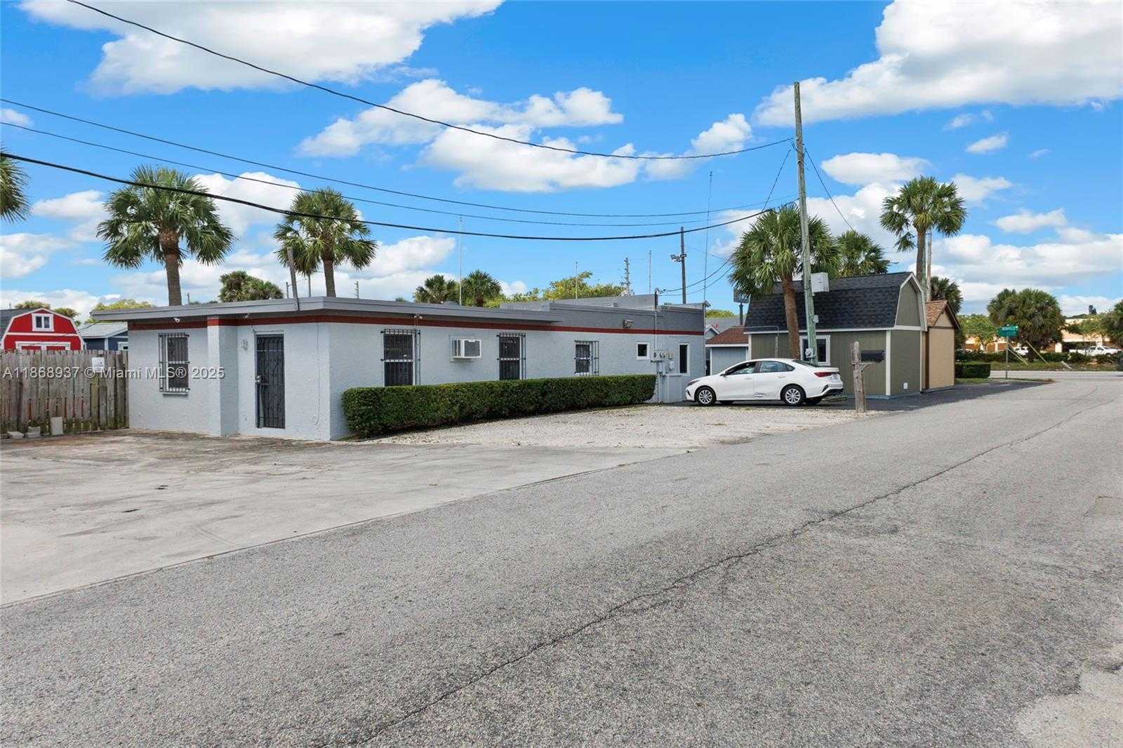 Small Image of 2402 SOUTH US HWY 1, Fort Pierce Number 6