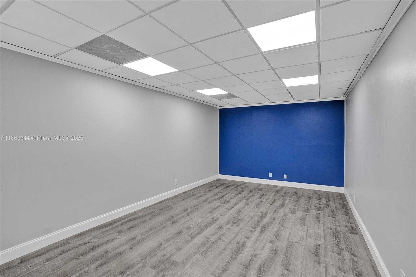 Small Image of 2419 HOLLYWOOD BLVD, Hollywood Number 20