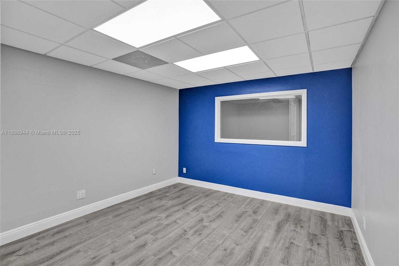 Small Image of 2419 HOLLYWOOD BLVD, Hollywood Number 22