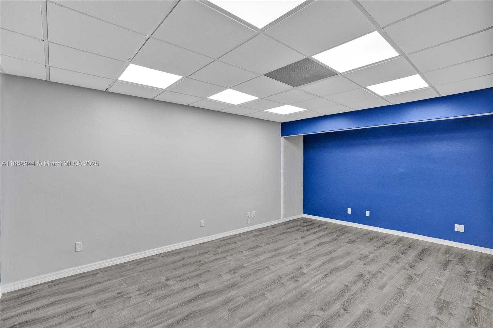 Small Image of 2419 HOLLYWOOD BLVD, Hollywood Number 23