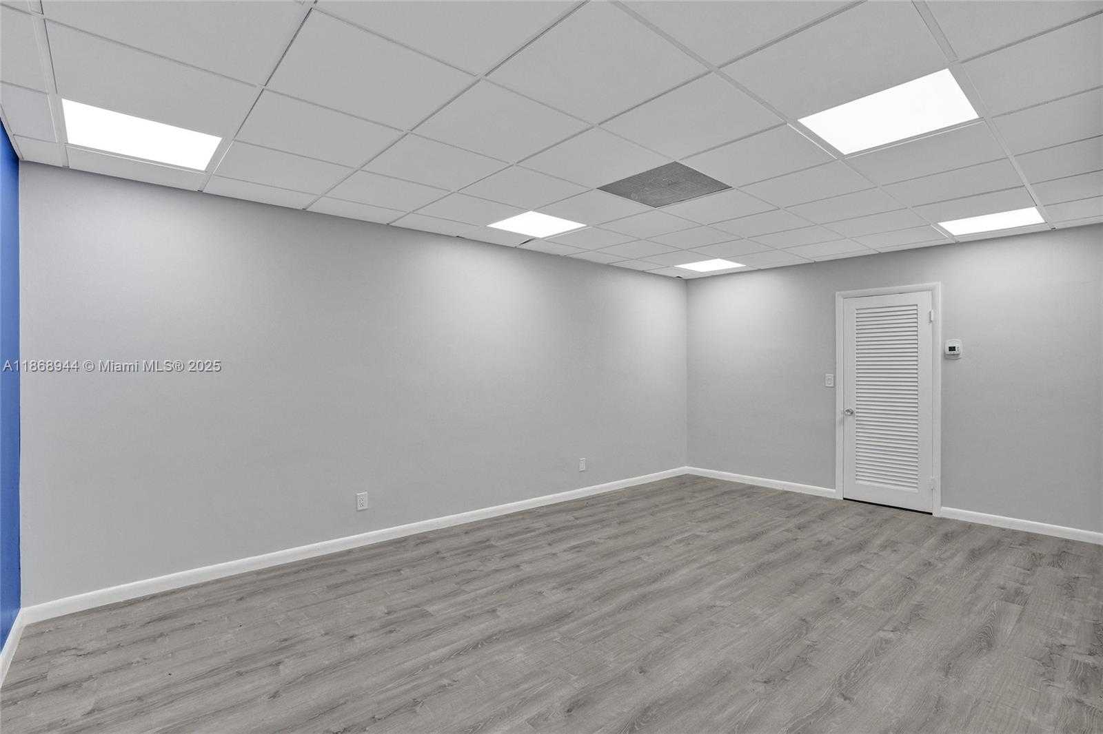 Small Image of 2419 HOLLYWOOD BLVD, Hollywood Number 25