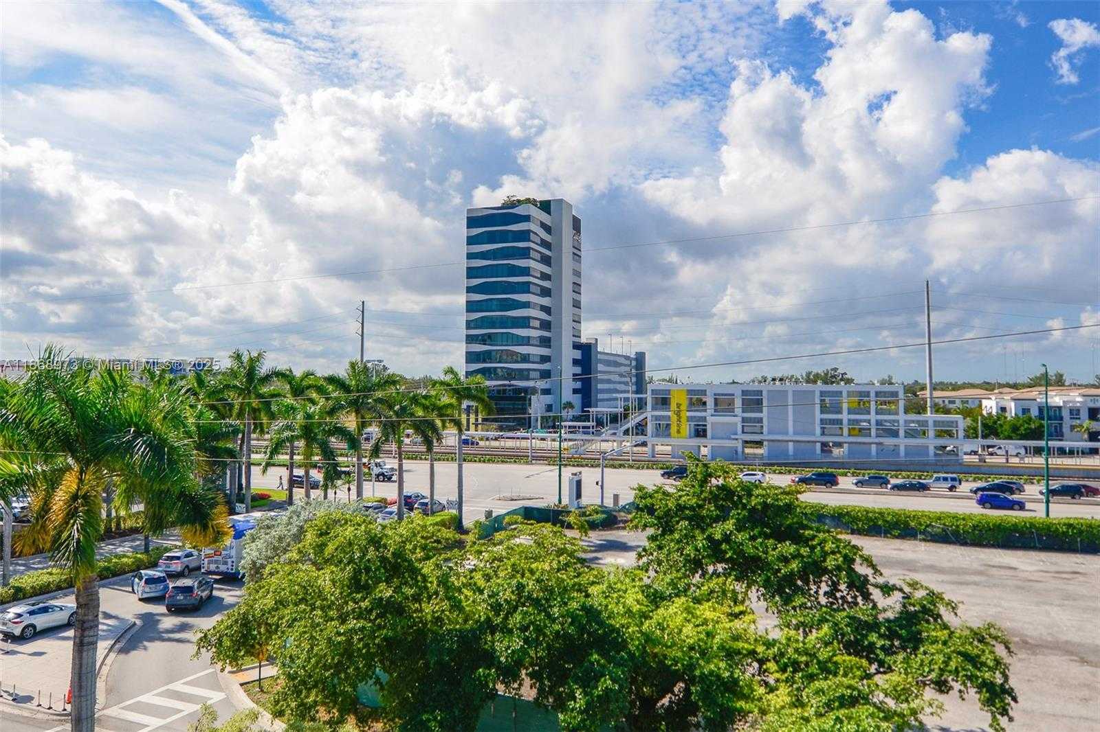 Small Image of 19790w Dixie Hwy, Miami, FL 33180, USA Number 52