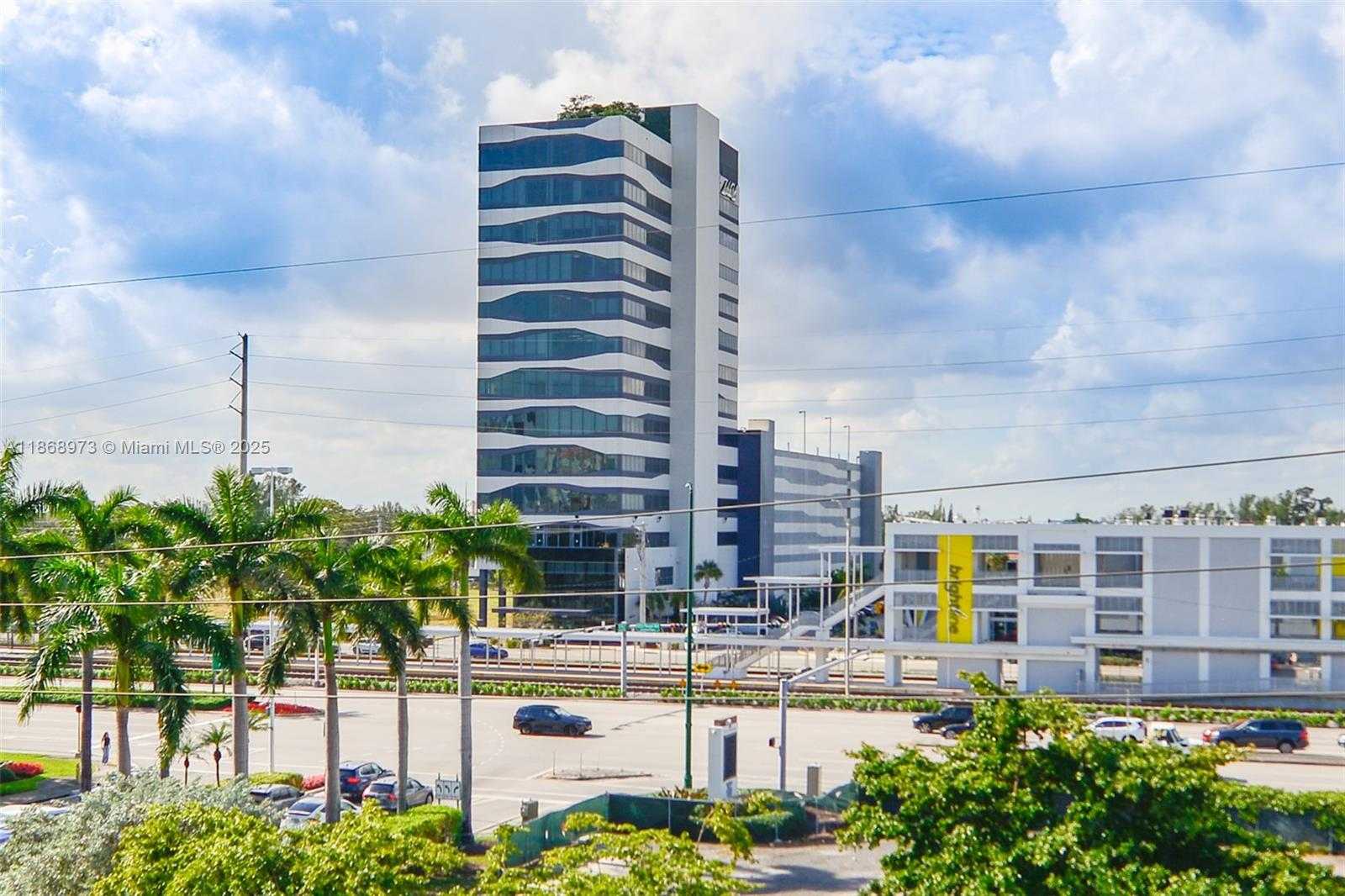 Small Image of 19790w Dixie Hwy, Miami, FL 33180, USA Number 53