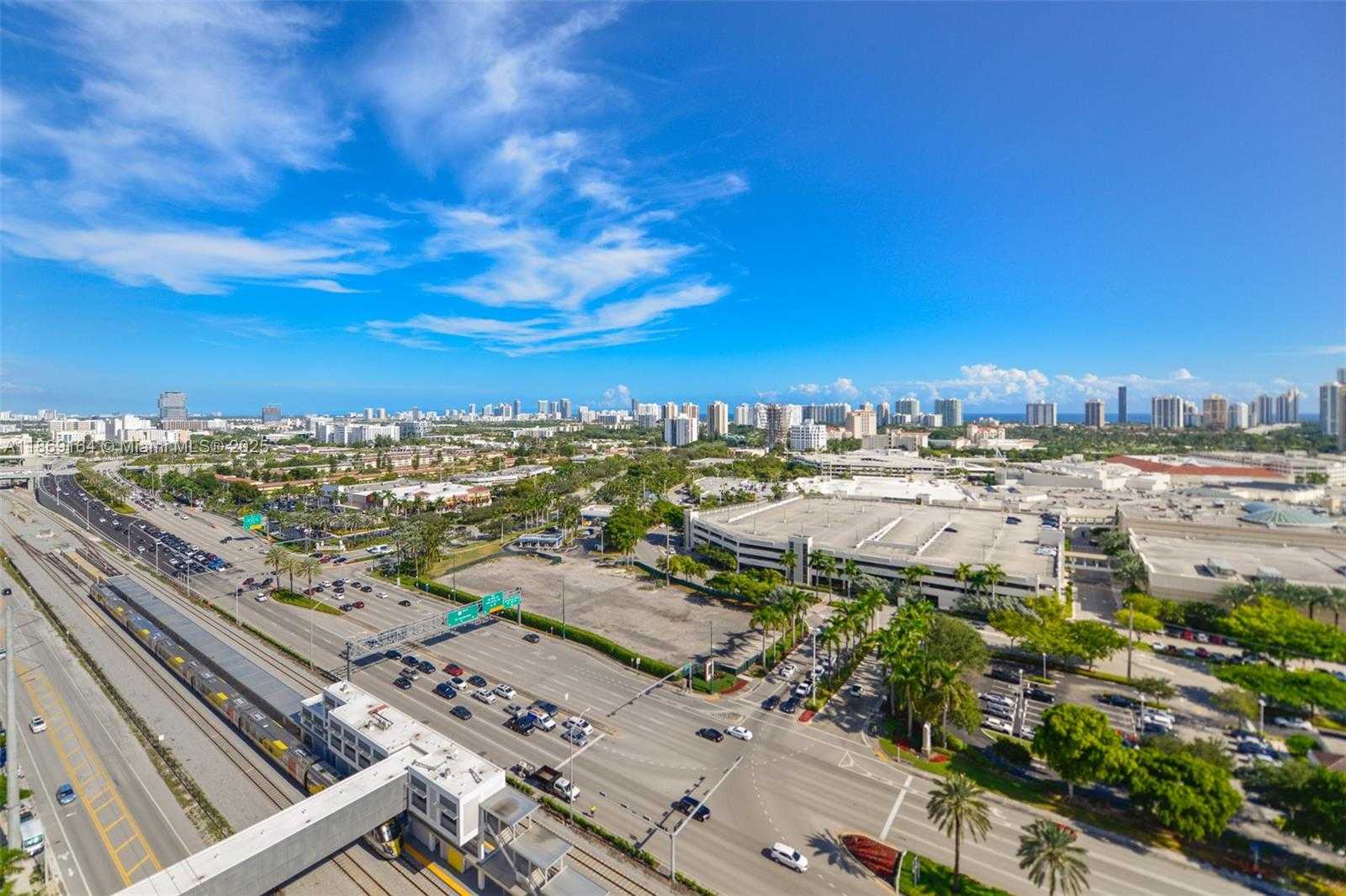 Small Image of 19790w Dixie Hwy, Miami, FL 33180, USA Number 29