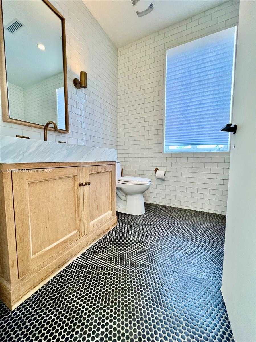 Small Image of 1031 NORTH WEST 21ST ST, Miami Number 21