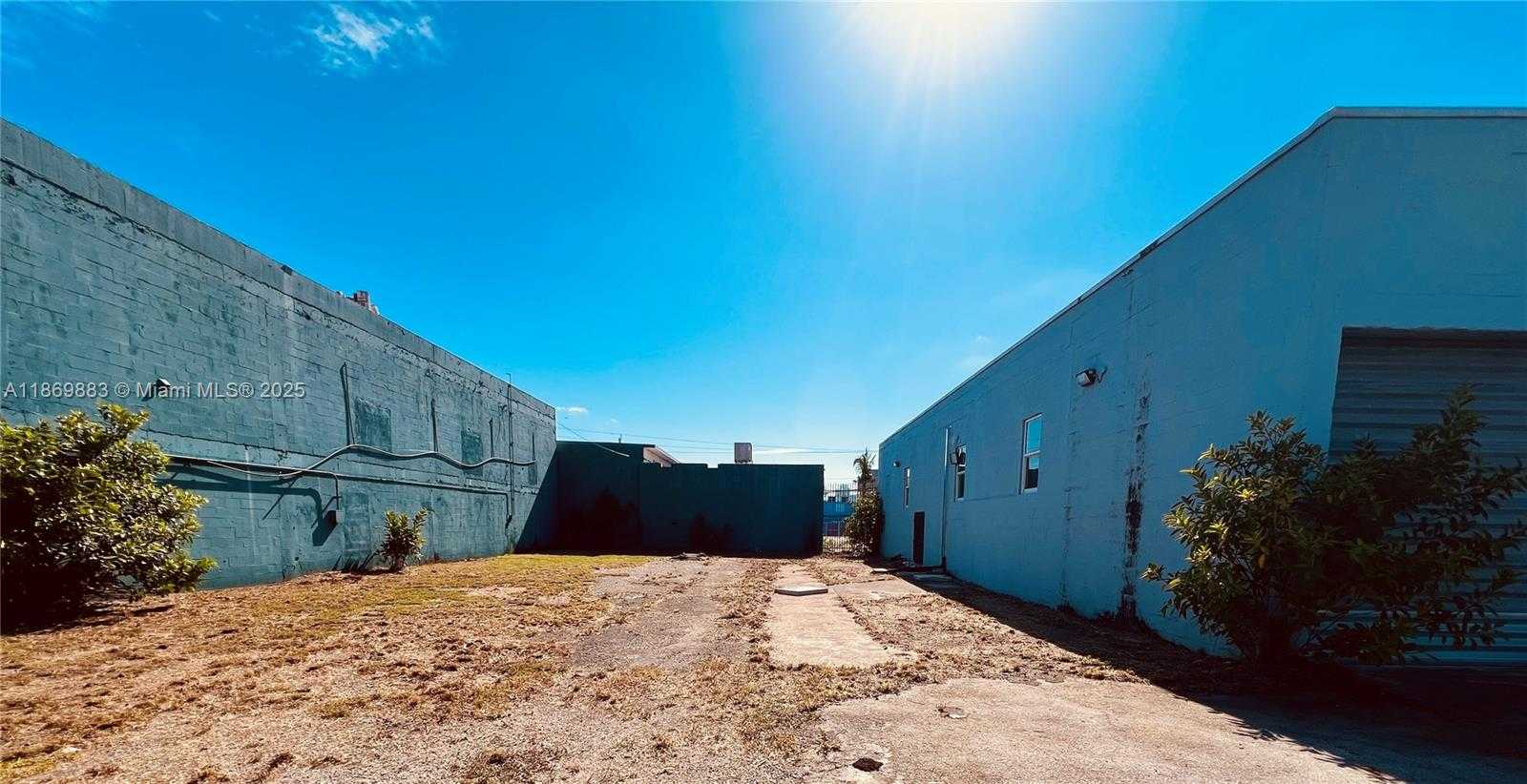 Small Image of 1031 NORTH WEST 21ST ST, Miami Number 4