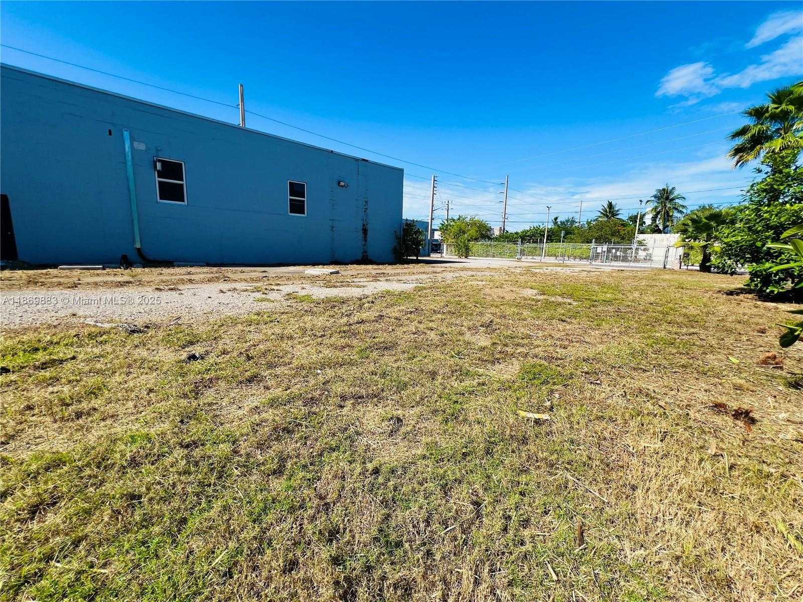 Small Image of 1031 NORTH WEST 21ST ST, Miami Number 7