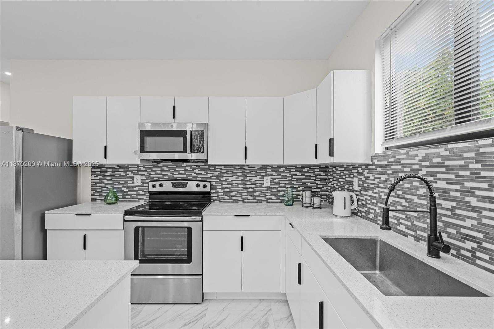 Small Image of 742 NORTH WEST 70TH ST, Miami Number 12
