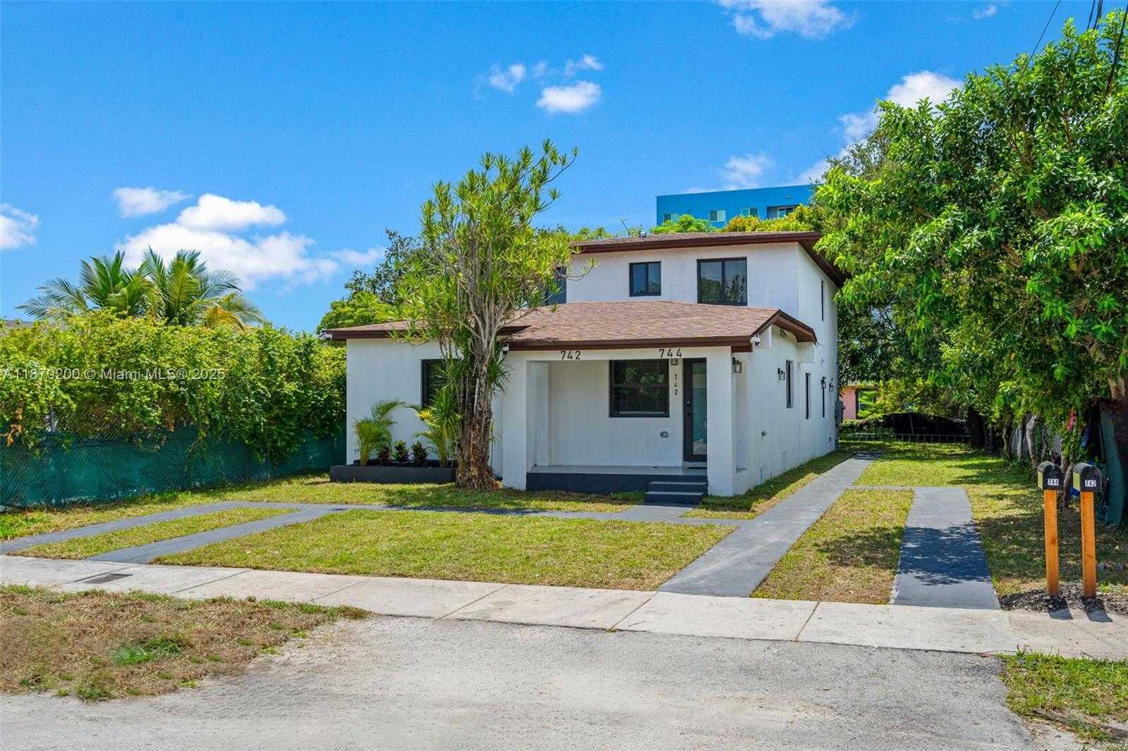 Small Image of 742 NORTH WEST 70TH ST, Miami Number 2