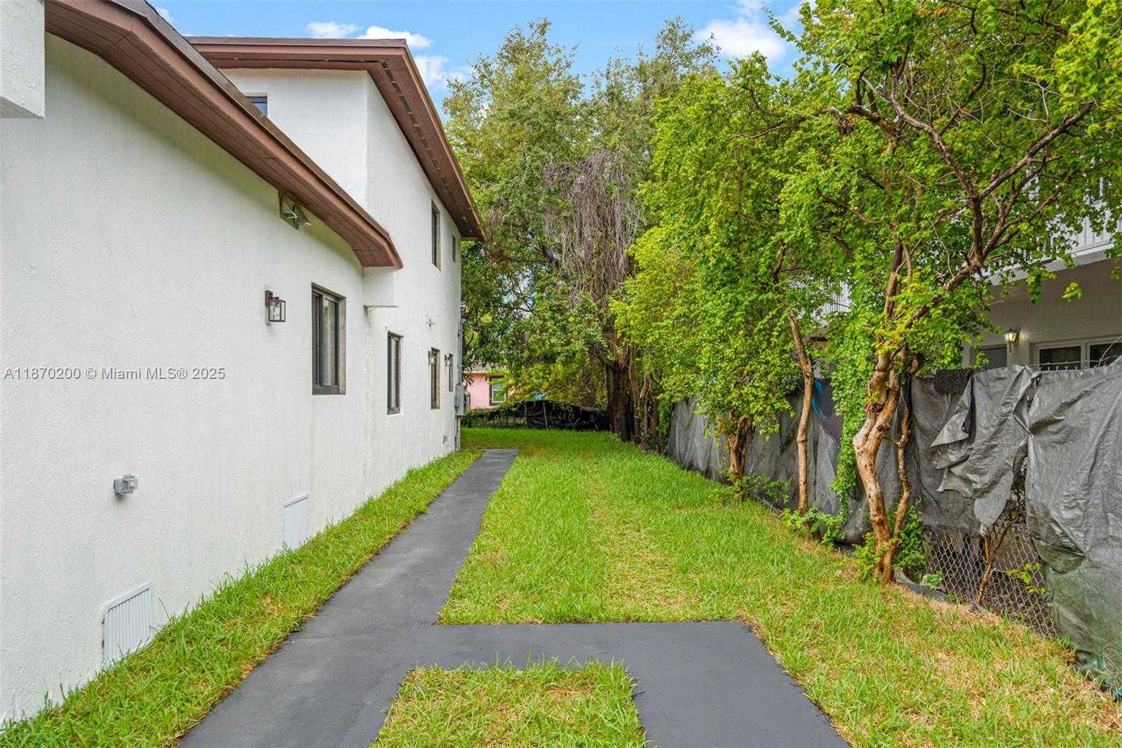 Small Image of 742 NORTH WEST 70TH ST, Miami Number 37