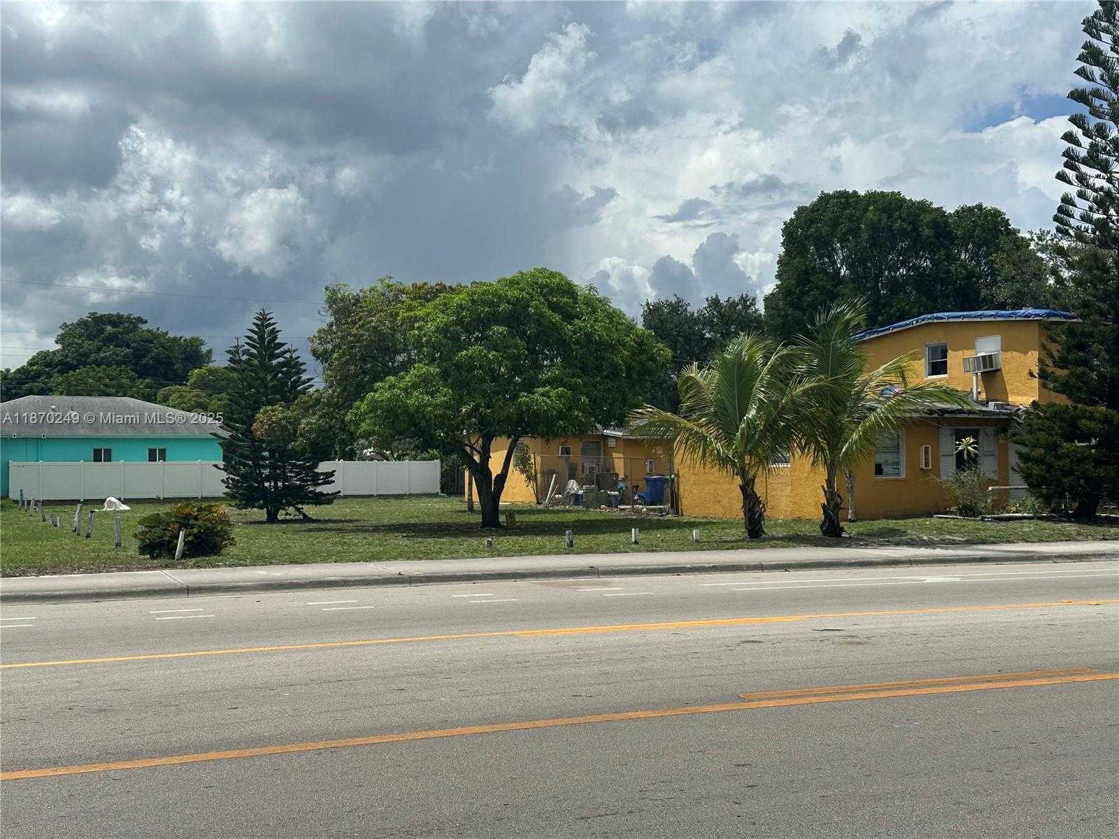 Small Image of 733 NORTH WEST 27TH AVE, Fort Lauderdale Number 4