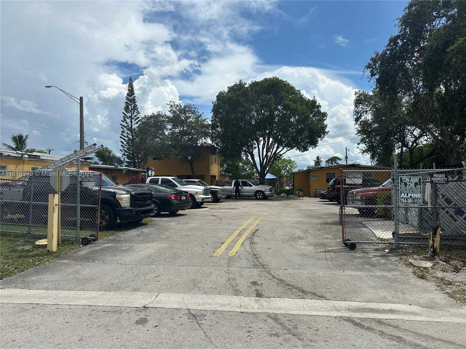 Small Image of 733 NORTH WEST 27TH AVE, Fort Lauderdale Number 7